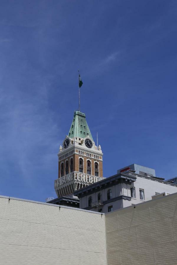 Trending Inn Oakland Luaran gambar